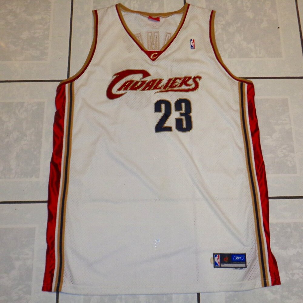 Vintage NBA CLEVELAND CAVALERS Basketball Jersey LeBron James 23